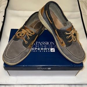 Sperry Shoes in navy blue and tan